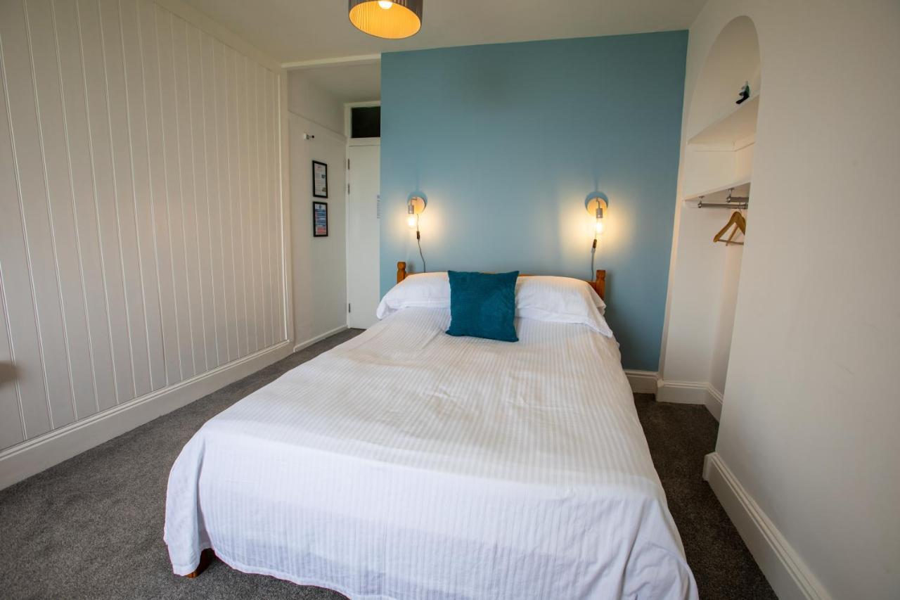 Oa Surf Club Bed & Breakfast Bude Exterior photo